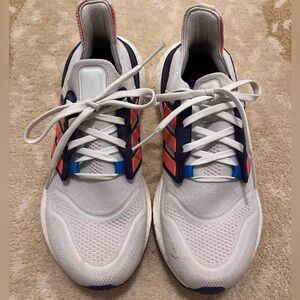 Adidas Women’s Ultraboost 22